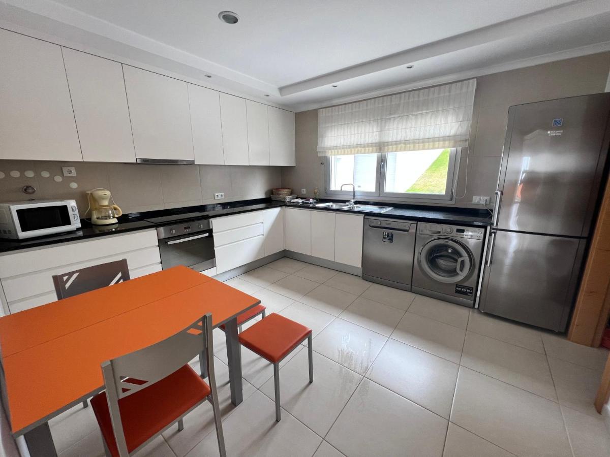 Villa With Views Over The Atlantic Ocean And Swimming Pool Famalicão المظهر الخارجي الصورة